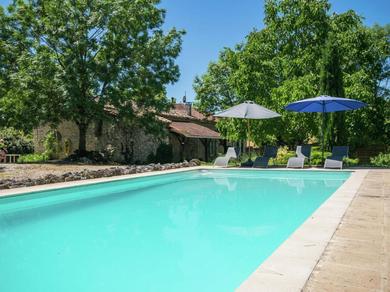 Holiday home Charming modernised authentic farmhouse in Bourg De Visa with Pool