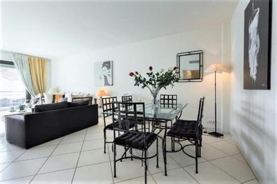 Cannes centre 2mins from beach stunning 3-Bed Apt
