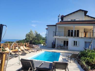 Apartments Ferienwohnung mit eigenem Pool Kroatien mit Meerblick