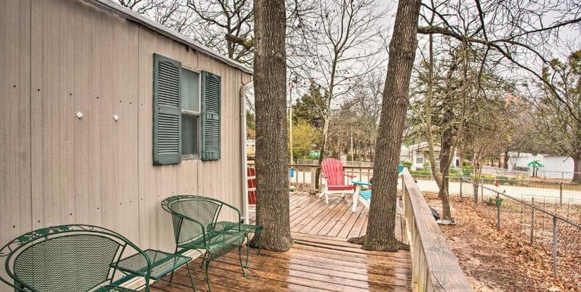Holiday home Pet Friendly Kingston Home with Deck and Fire Pit
