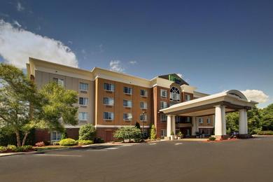 Отель Holiday Inn Express Hotel & Suites Middleboro Raynham, an IHG Hotel