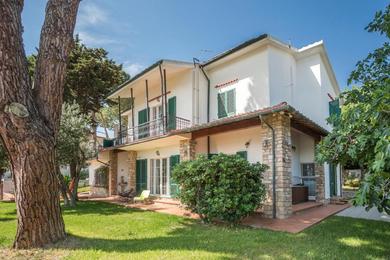 Villa Piombino Apartments - Villa Pari