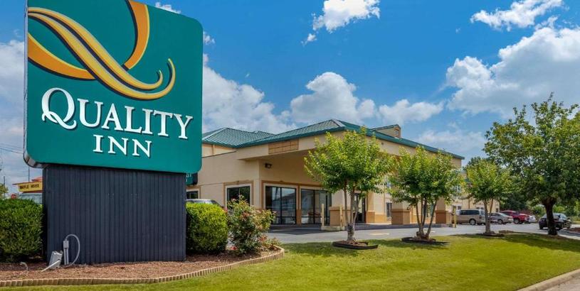 Отель Quality Inn Auburn Campus Area I-85