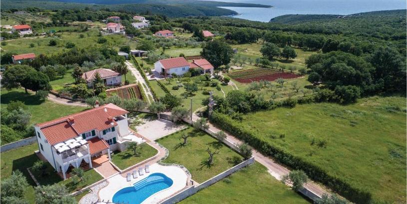 Holiday home Four-Bedroom Holiday home with Sea View in Krnica