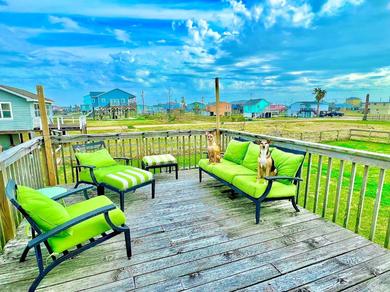 Holiday home Family & Pet Friendly ~Quick walk to the Beach!