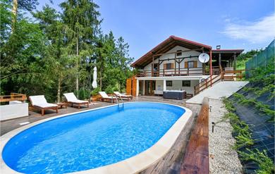 Holiday home Awesome Home In Turcin With 3 Bedrooms, Sauna And Outdoor Swimming Pool