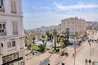 In the heart of Cannes view on the Port 1-bedroom duplex
