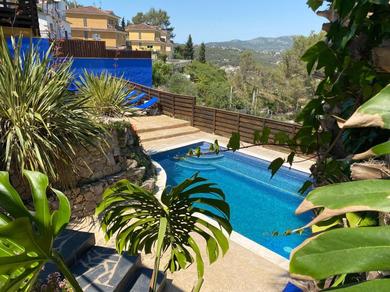 Villa Villa Charma with private pool and Air conditioning close to sitges in peaceful location