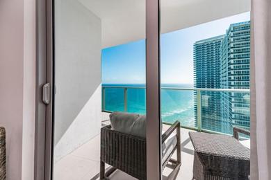 Апартаменты Hyde Beach Luxury Condo-Resort apts