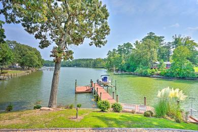 Holiday home Waterfront Potomac River Gem with Kayaks and Dock!