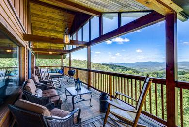 Дом отдыха Elegant Beech Mountain Home with Mountain Views