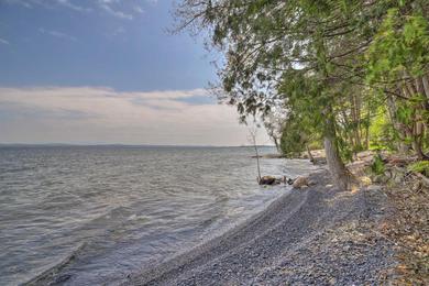 Apartments Tranquil Studio with Private Beach on Lake Champlain!