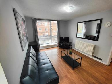 Apartments Bright 2 bed flat in Bethnal green