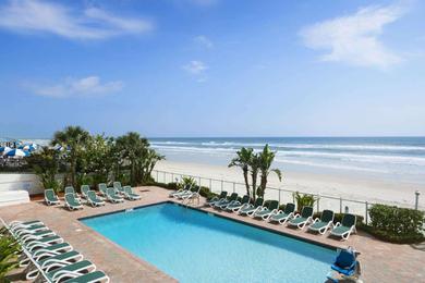 Отель Days Inn by Wyndham Daytona Oceanfront
