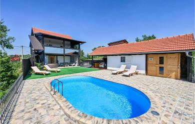Holiday home Amazing Home In Zagreb With 2 Bedrooms, Outdoor Swimming Pool And Heated Swimming Pool