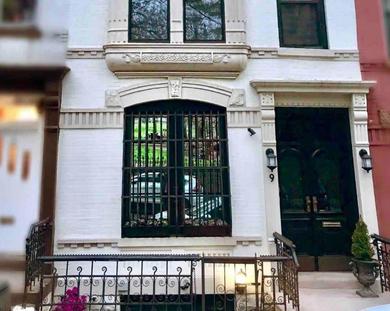 Hotel Lux. 1 Bedroom Apt/Private Yard, Historical Home