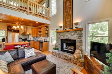 Spacious Georgia Escape with Fireplace, Deck and Grill