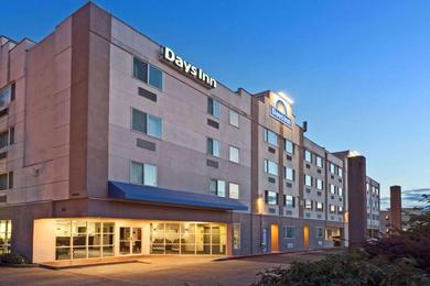 Отель Days Inn by Wyndham Seatac Airport