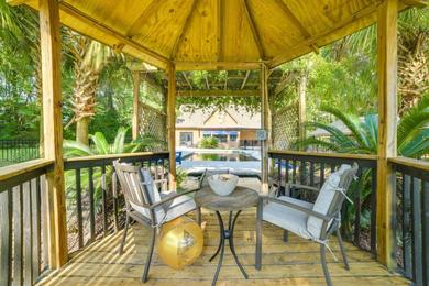Hotel Stunning Valdosta A-Frame Home with Private Pool!