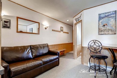 Apartments Centrally Located Gem with Wi-Fi, Affordable & Efficient with Onsite Hot Tubs PM7A
