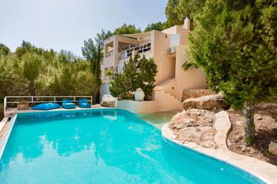 Holiday home Villa Perla, villa in Es Cubells with a beautiful sea view all the way up to Formentera