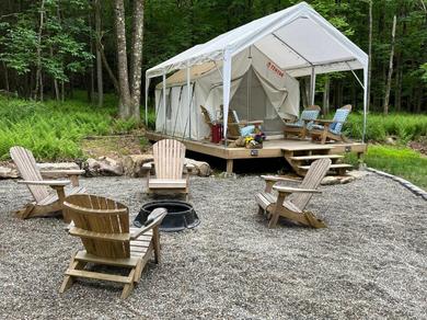 Luxury tent Tentrr Signature Site - Four Oaks at Camp Temike