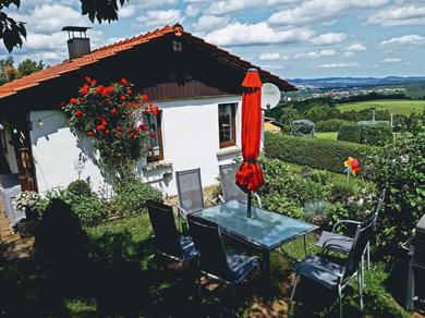 Дом отдыха Attractive holiday home in Langewiesen with garden