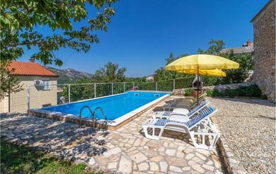 Holiday home Nice home in Grizane with 3 Bedrooms, WiFi and Outdoor swimming pool
