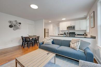  Designed 1BR with Parking in Downtown Durham