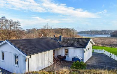 Holiday home Awesome home in Klövedal with 3 Bedrooms