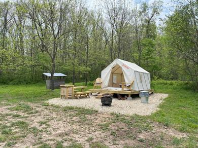 Luxury tent Tentrr Signature Site - Maramec Spring Park McDole's Meadow