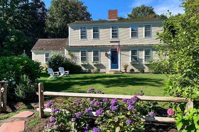 Дом отдыха Upscale Orleans Home with Deck, 1 Mi to Nauset Beach