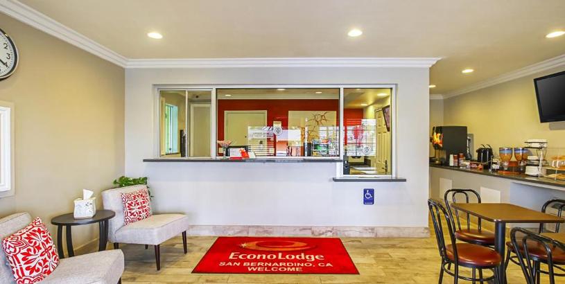 Отель Econo Lodge San Bernardino I-215