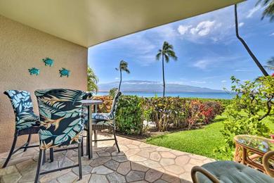 Апартаменты Stunning Maui Ocean front Walk to beach Watch Turtles Whales AC in all rooms Pool Spa