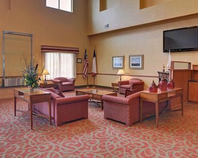 Отель Quality Suites Near Cedar Creek Lake