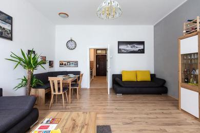 Апартаменты Sunny renovated Apartment close to downtown