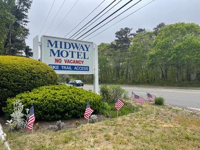 Мотель Midway Motel & Cottages