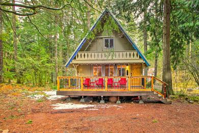 Дом отдыха Cozy A-Frame with Hot Tub, Fire Pit, and Fireplace!