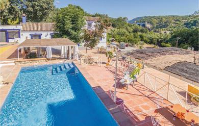 Дом отдыха Stunning home in Hornachuelos Crdoba with 3 Bedrooms and Outdoor swimming pool