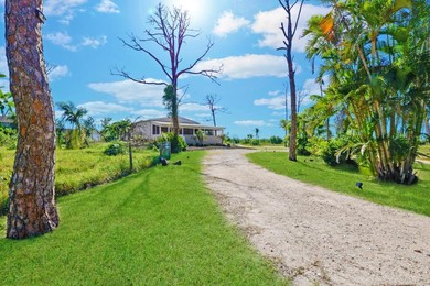 Hotel Villa Island Retreat, beautiful Country house overlooking 13 acres and a small lake