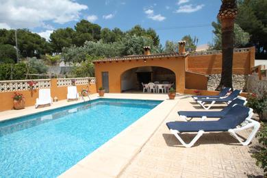 Villa Mariros - pretty holiday property with garden and private pool in Moraira