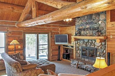 Дом отдыха Wonderful Home on Sand Lake with Expansive Porch!
