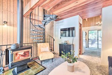 Holiday home Pinecrest Retreat with Fireplace!