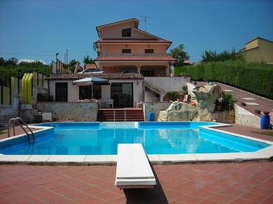 Вилла Montemarano Villa Sleeps 9 Pool WiFi