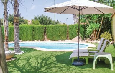 Holiday home Nice Home In Riba-roja De Tria With 5 Bedrooms, Wifi And Outdoor Swimming Pool