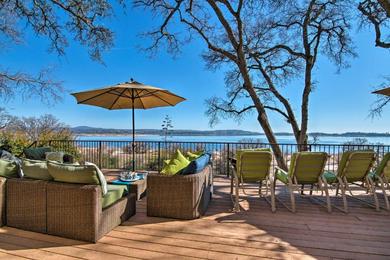 Holiday home Casa dAmore Extravagant Lakefront Villa!