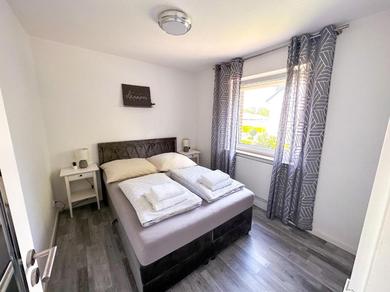 Апартаменты Stilvolles, frisch renoviertes 2Zi Apartment mit Küche und Balkon in Kliniknähe