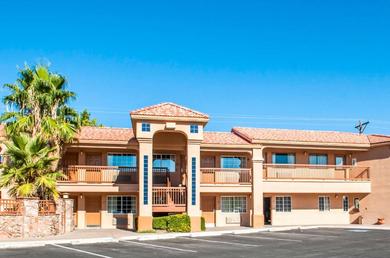 Отель Quality Inn & Suites Las Cruces - University Area