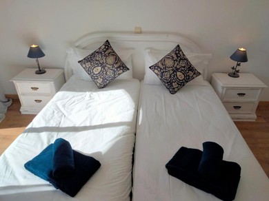 Отель Lovely 2-bedroom in Carvoeiro free parking