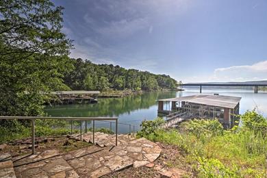 Holiday home Greers Ferry Lakefront Home with Deck and Boat Slips!